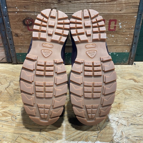 Brand new in box Nike ACG Air Max Goadome in suede deep burgundy with gum sole. - Picture 4 of 5